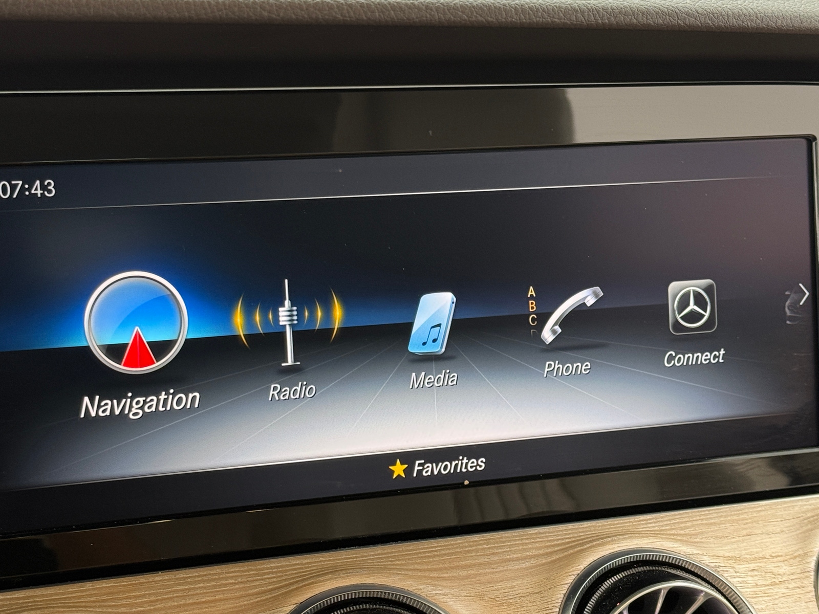 Thumbnail: 2019 Mercedes-Benz E-Class - 3