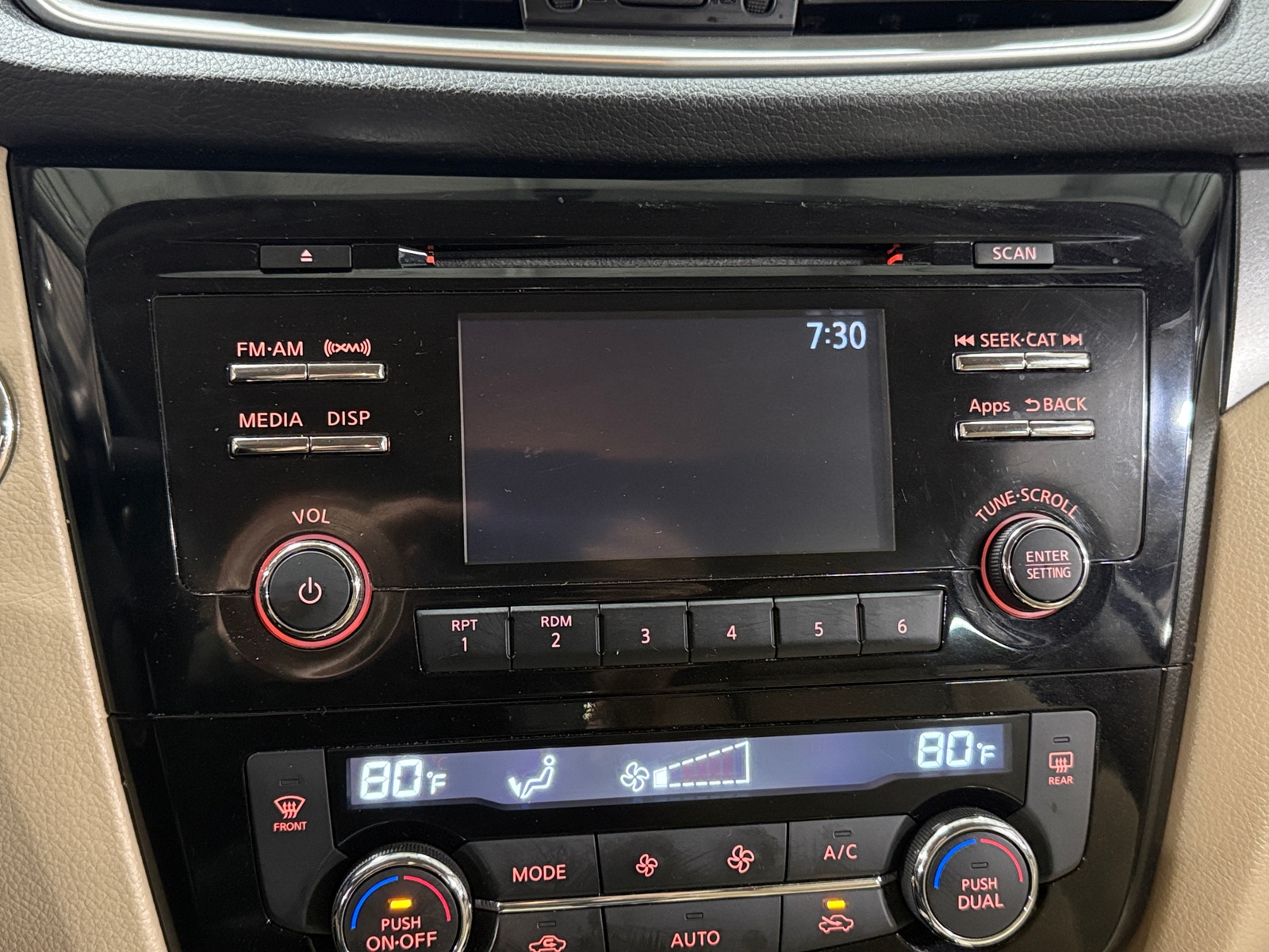 Thumbnail: 2016 Nissan Rogue - 4