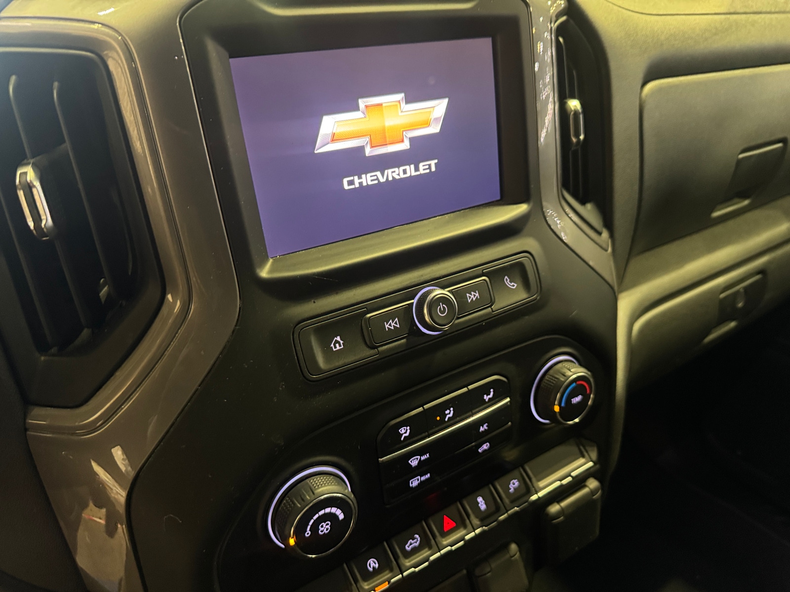 Thumbnail: 2021 Chevrolet Silverado 1500 - 4