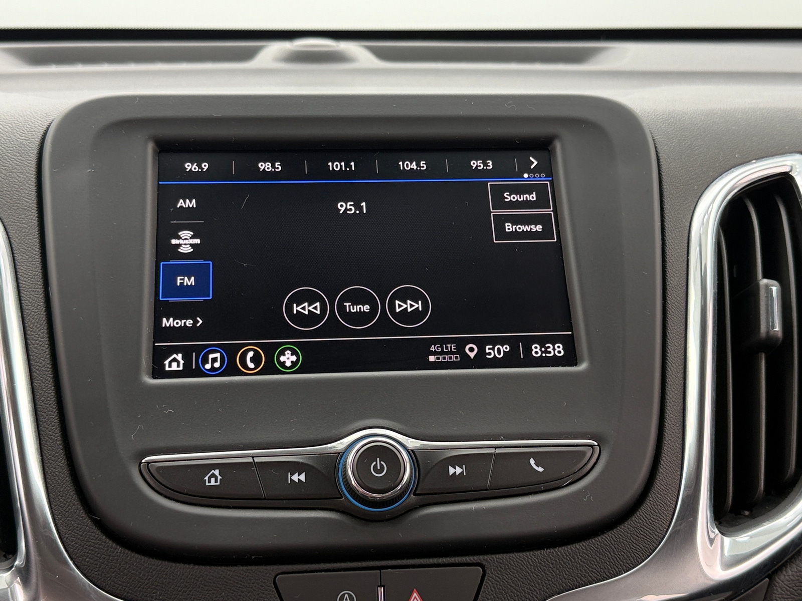 Thumbnail: 2024 Chevrolet Equinox - 4