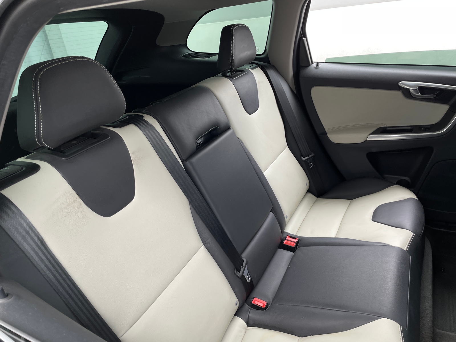 Thumbnail: 2017 Volvo XC60 - 5