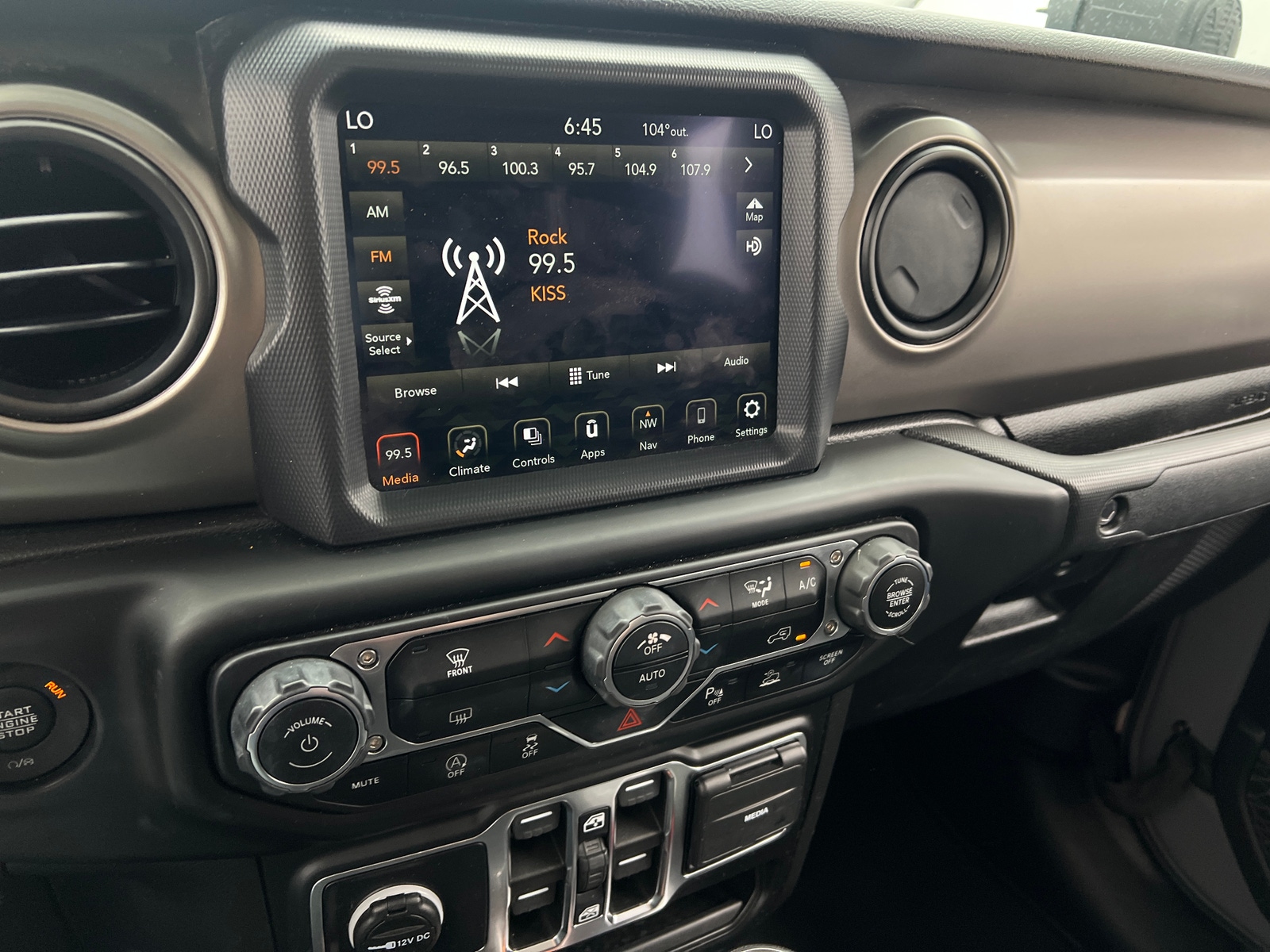 Thumbnail: 2021 Jeep Gladiator - 4