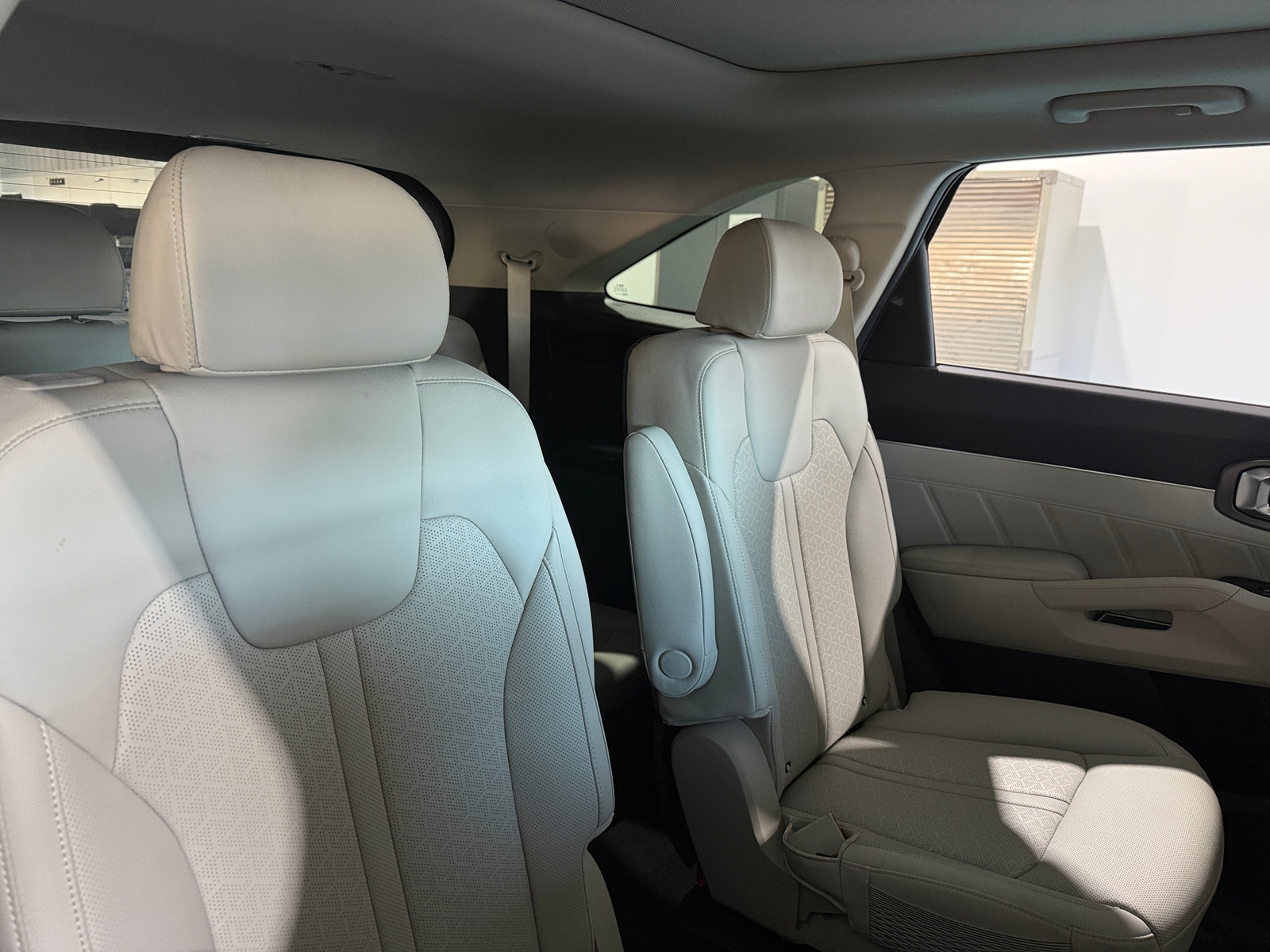 Thumbnail: 2022 Kia Sorento - 5