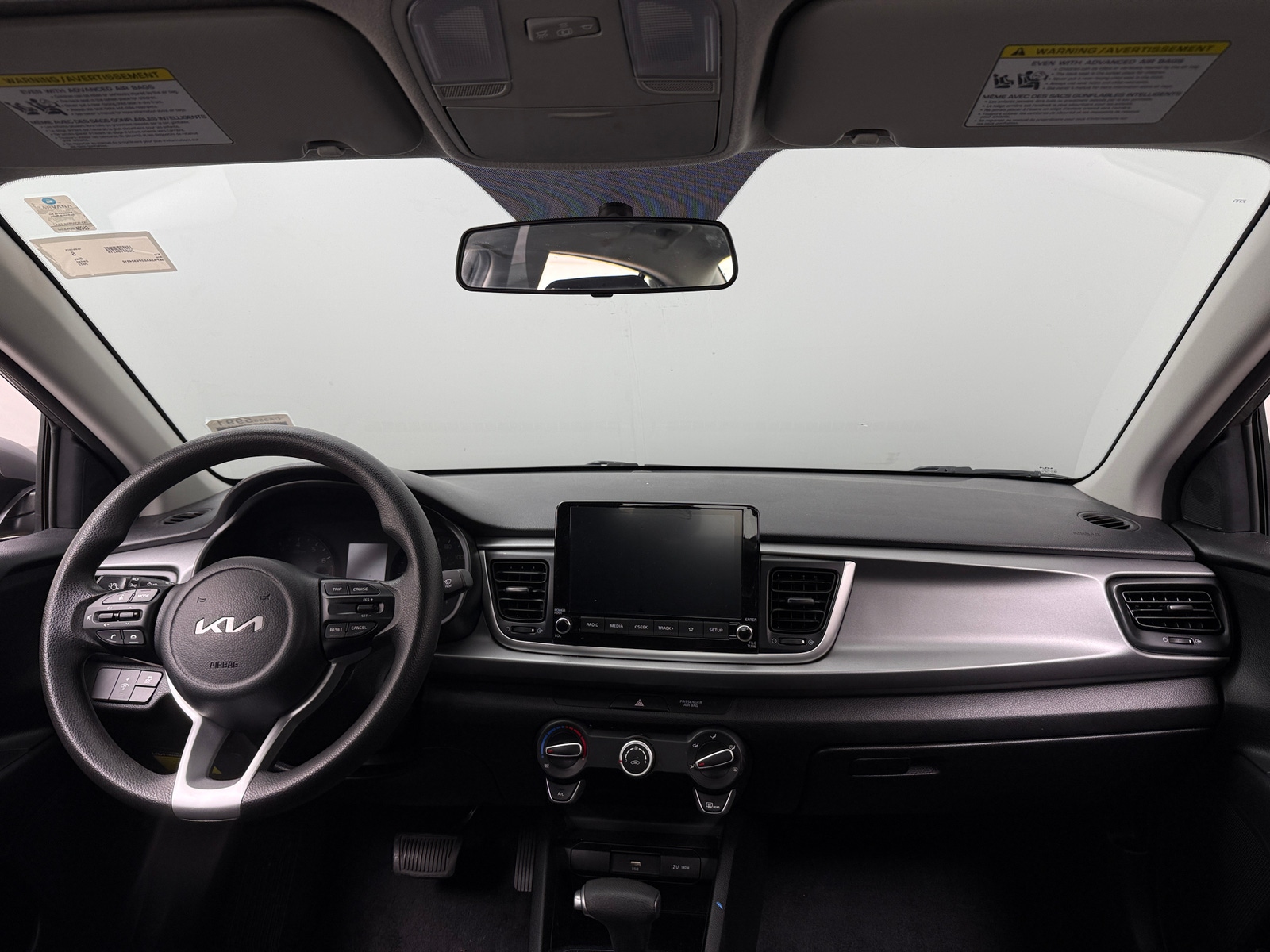 Thumbnail: 2023 Kia Rio - 3