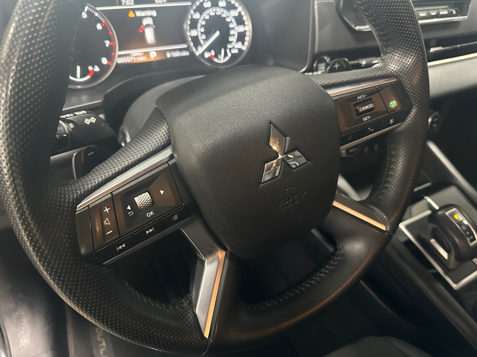 Thumbnail: 2024 Mitsubishi Outlander - 4