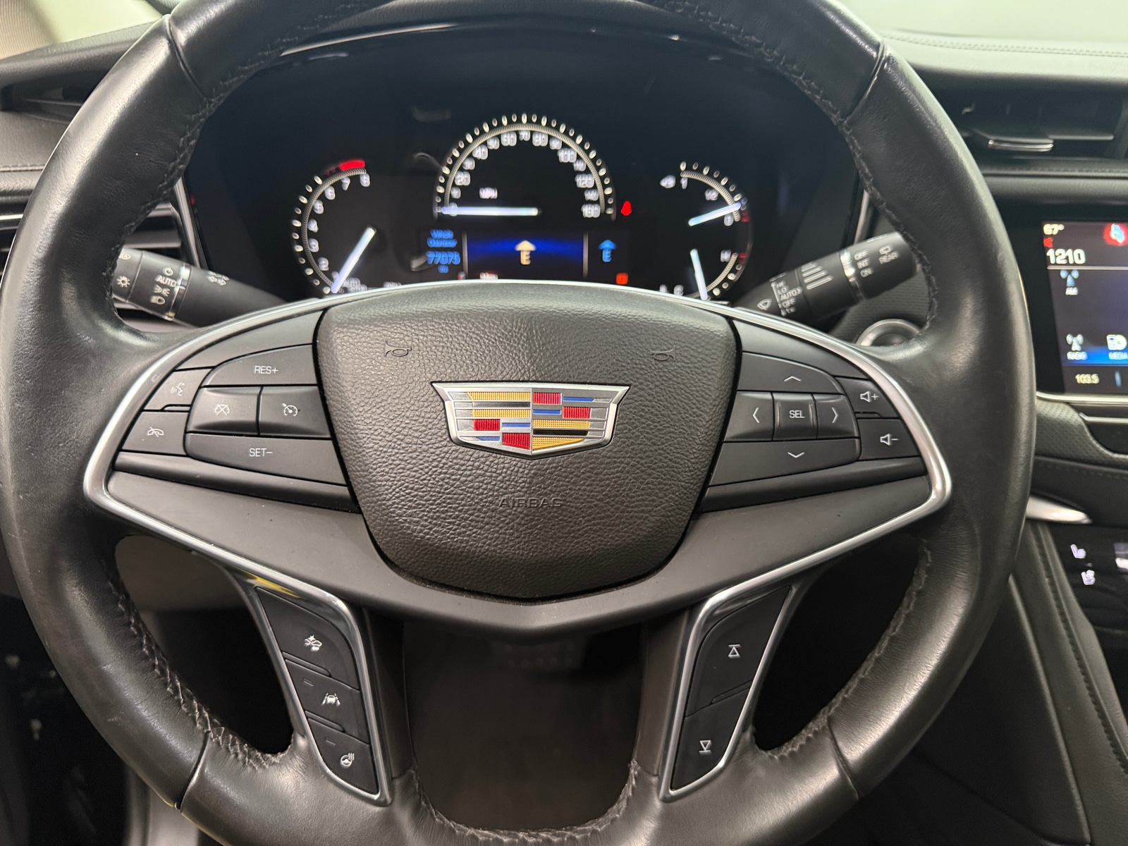 Thumbnail: 2017 Cadillac XT5 - 4