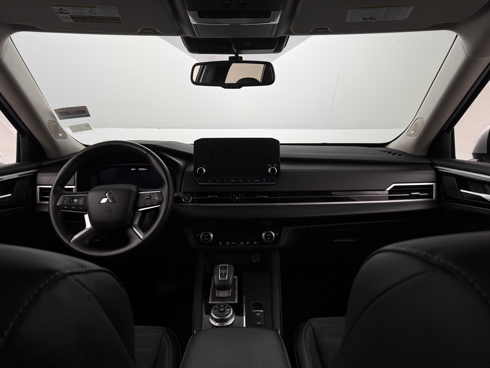 Thumbnail: 2024 Mitsubishi Outlander - 2