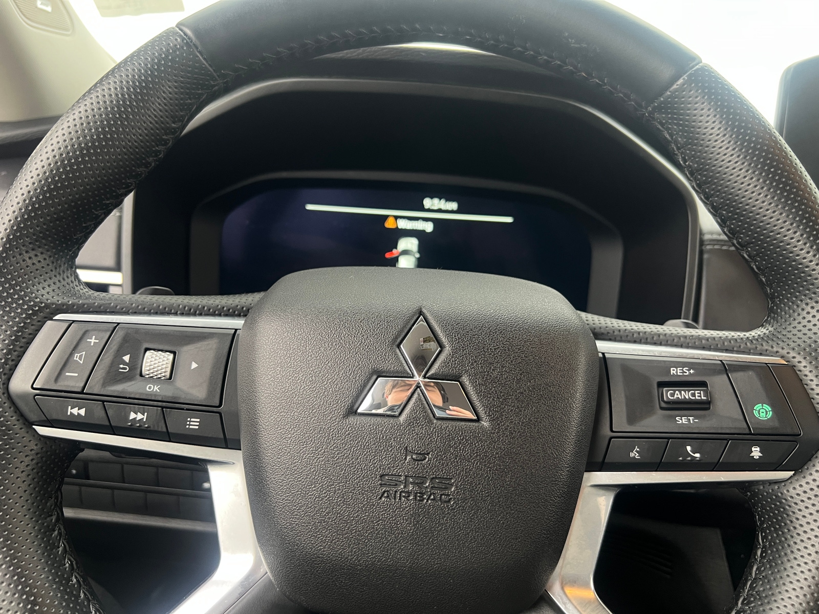 Thumbnail: 2024 Mitsubishi Outlander - 4