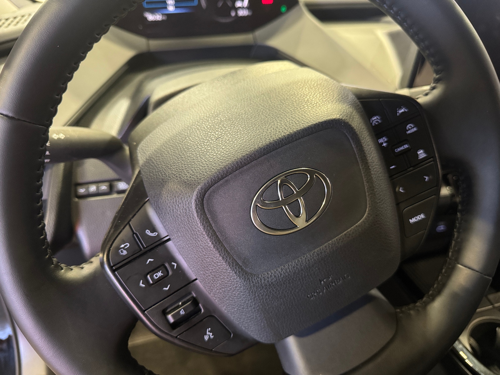 Thumbnail: 2025 Toyota Prius - 5