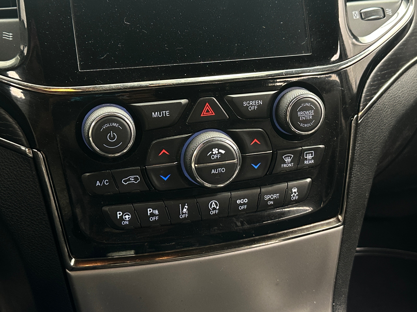 Thumbnail: 2020 Jeep Grand Cherokee - 3