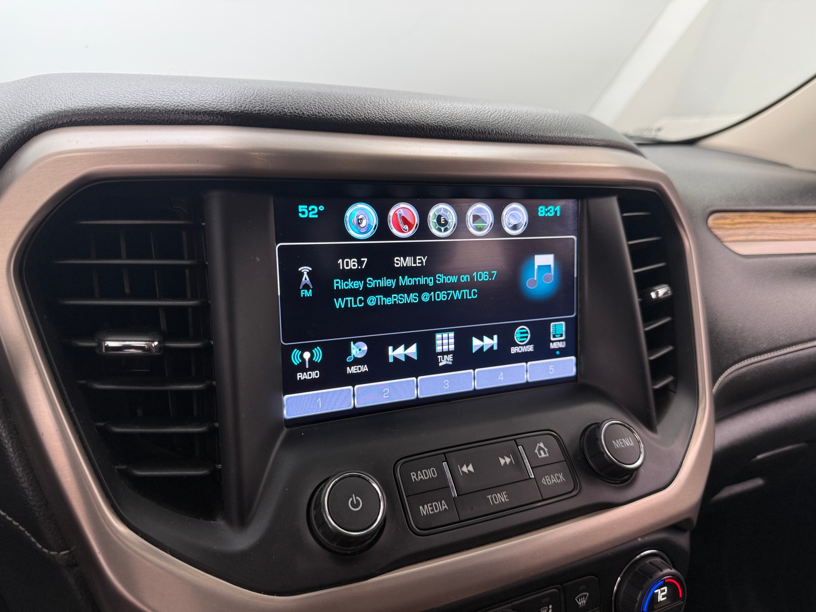 Thumbnail: 2017 GMC Acadia - 3