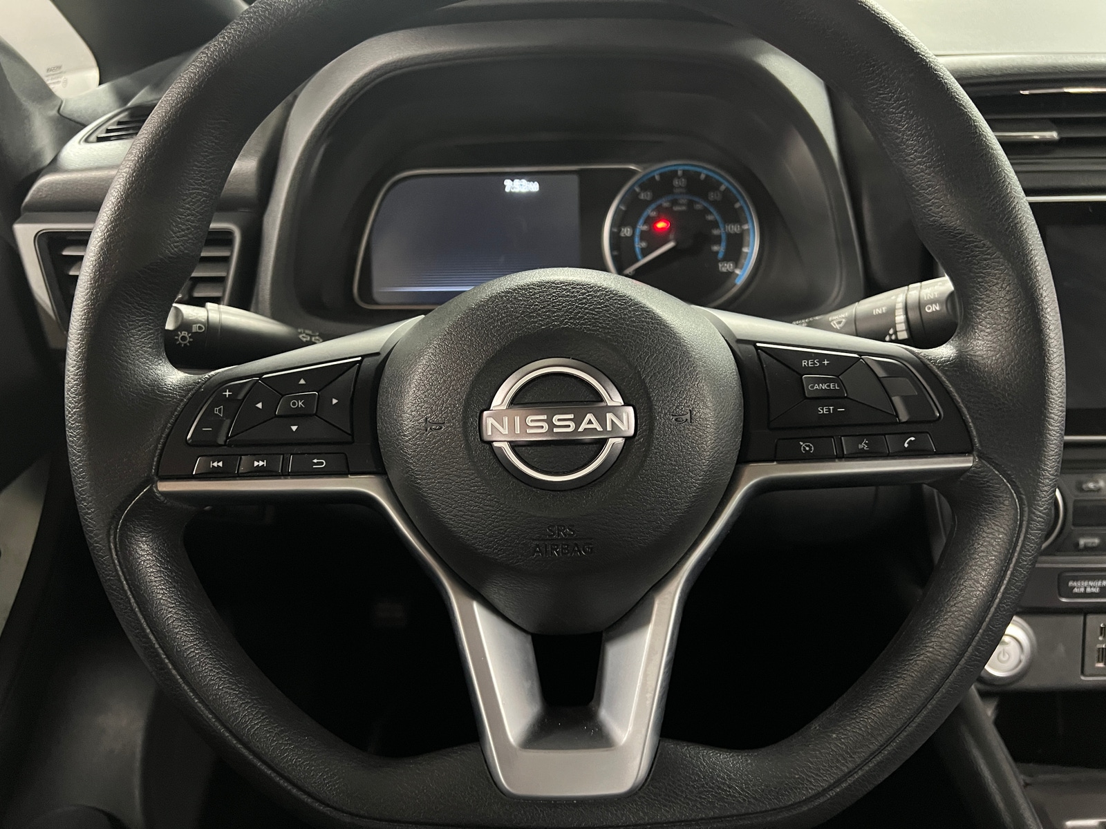 Thumbnail: 2025 Nissan Leaf - 5