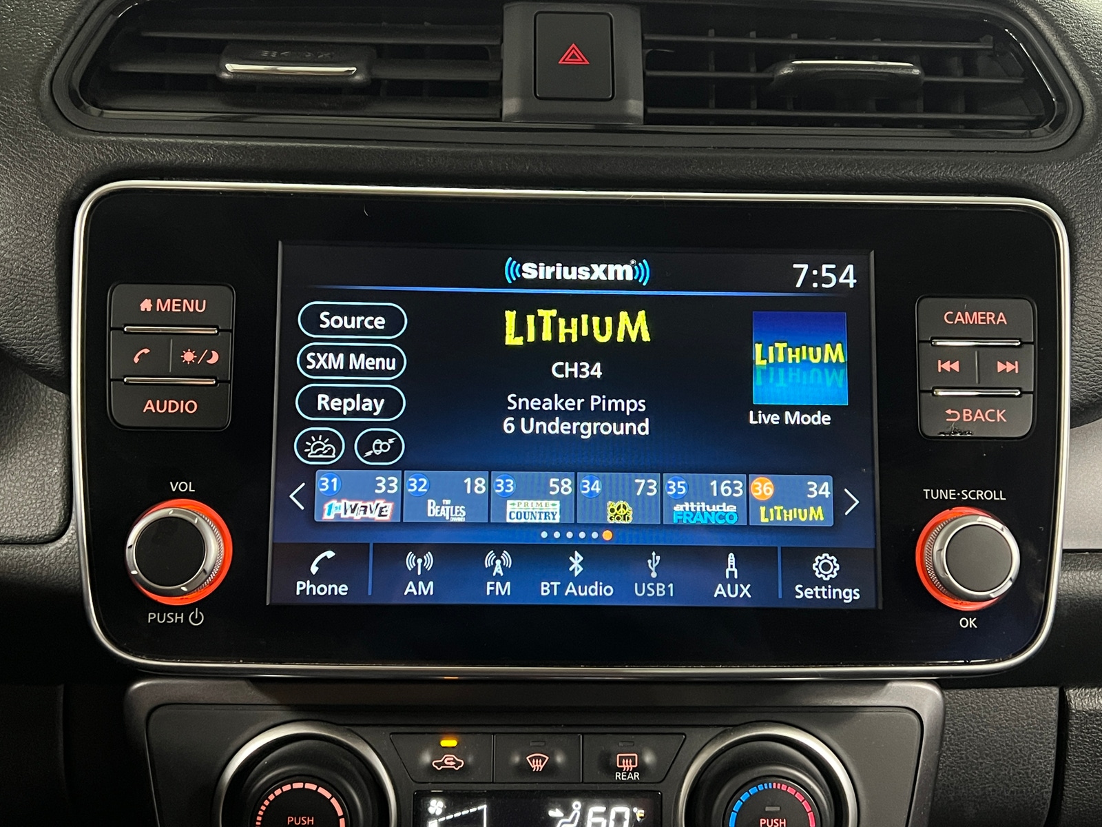 Thumbnail: 2025 Nissan Leaf - 4