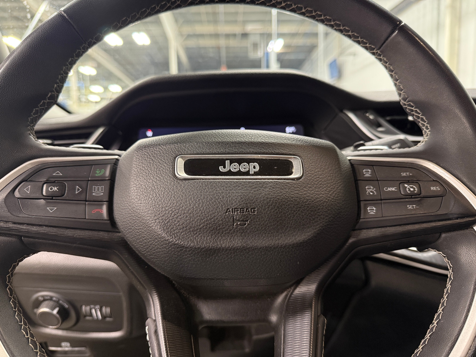 Thumbnail: 2023 Jeep Grand Cherokee - 5