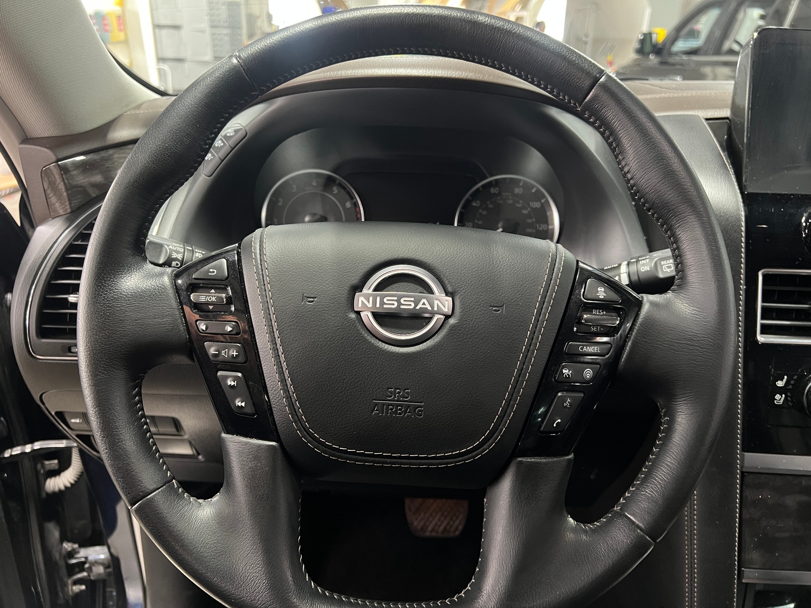 Thumbnail: 2022 Nissan Armada - 4