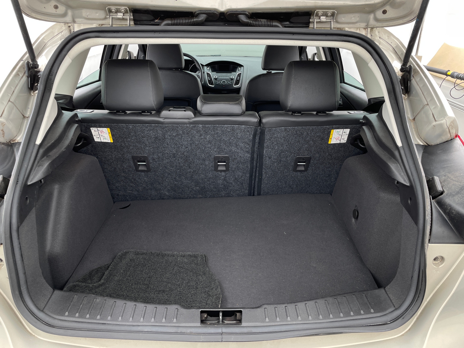 Thumbnail: 2015 Ford Focus - 6