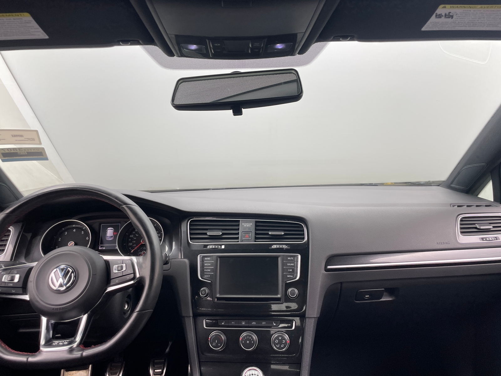 Thumbnail: 2016 Volkswagen Golf - 3