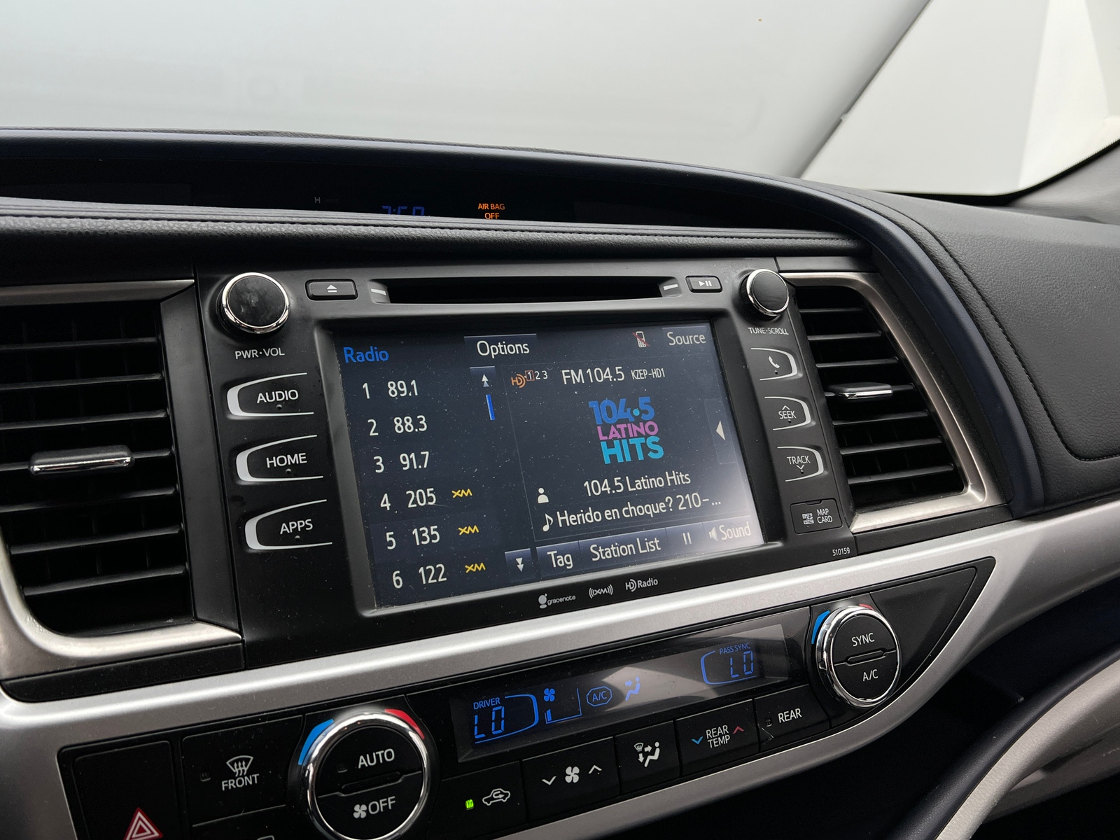 Thumbnail: 2016 Toyota Highlander - 3
