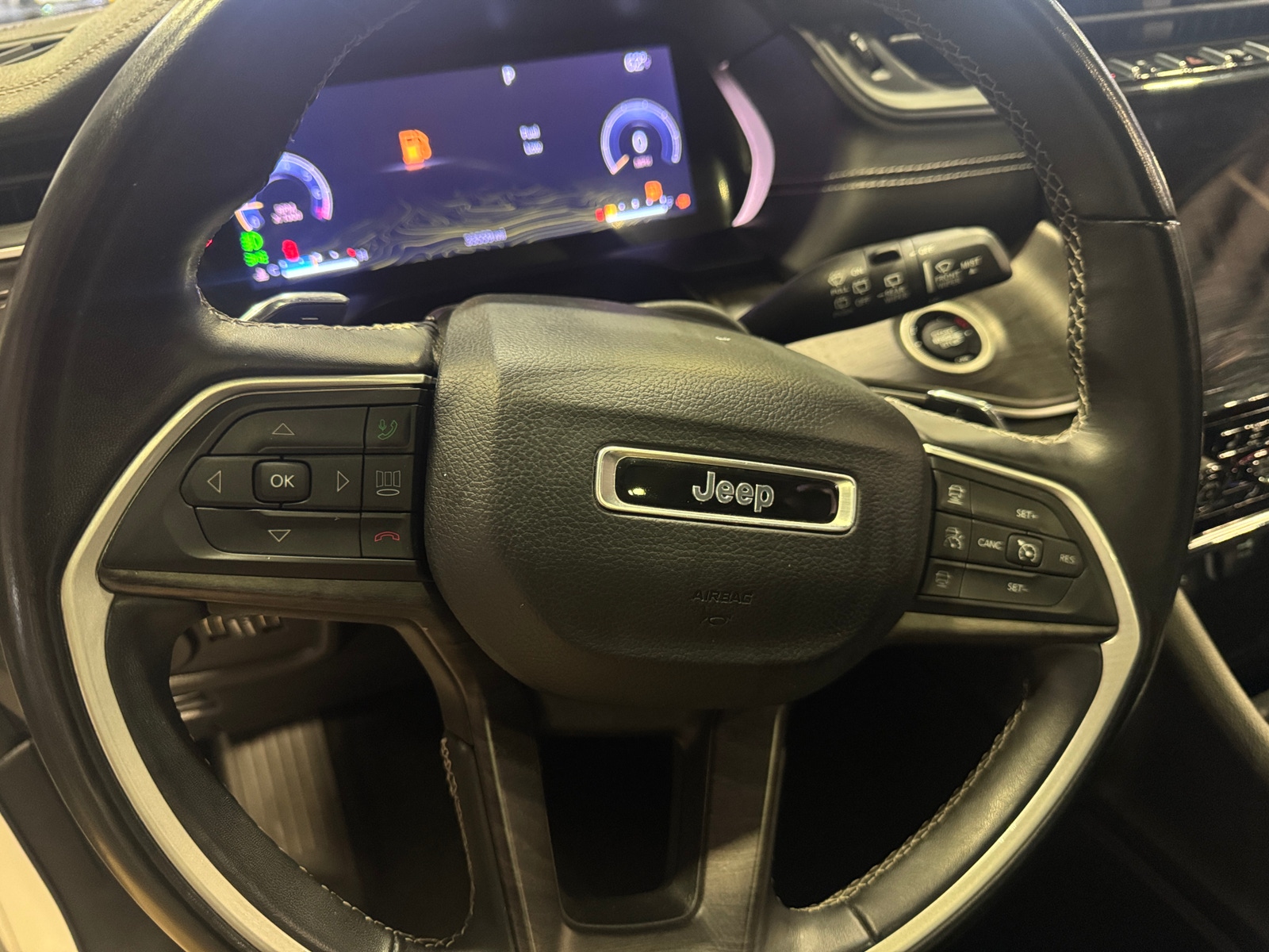 Thumbnail: 2022 Jeep Grand Cherokee - 4