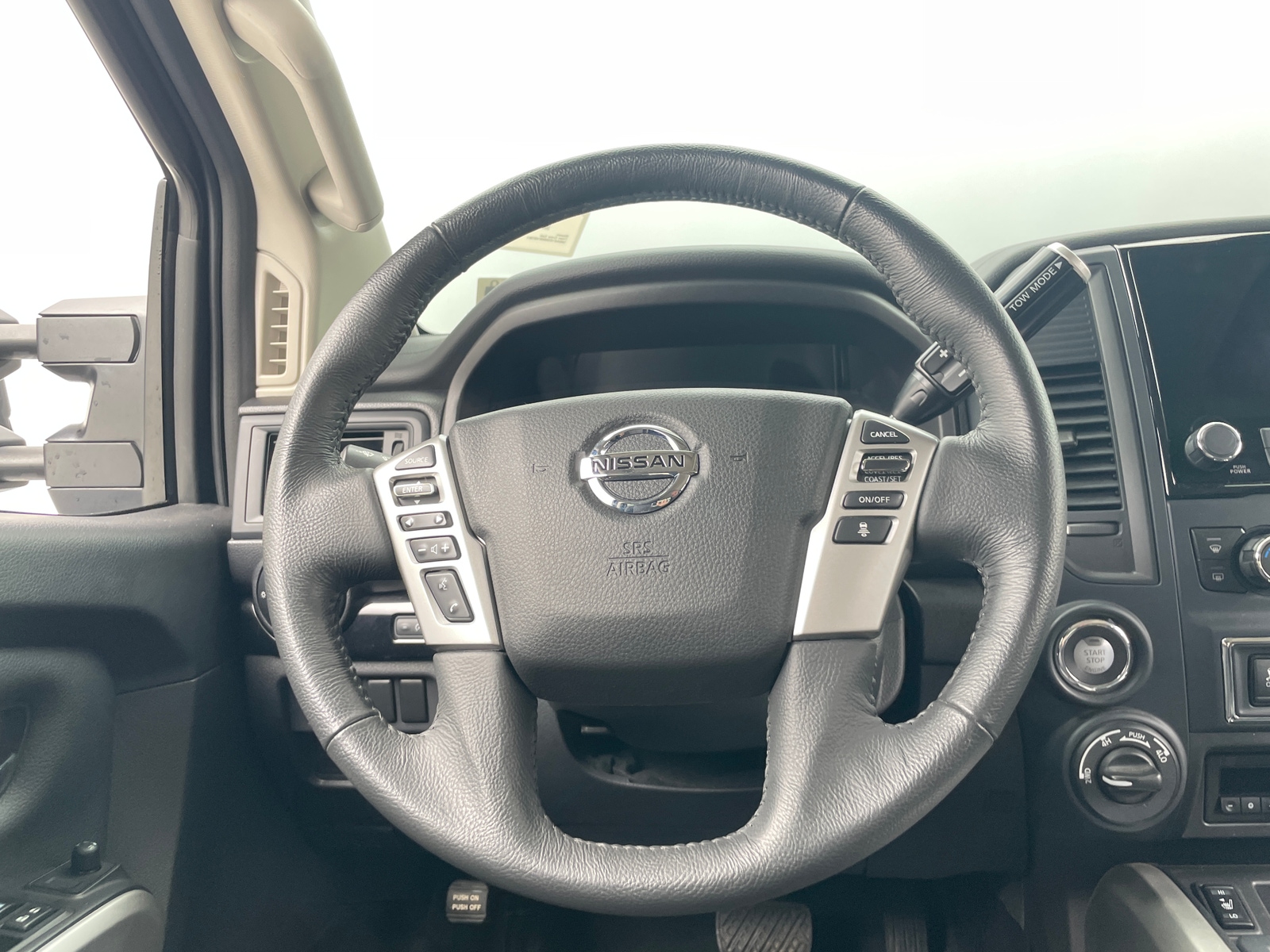 Thumbnail: 2022 Nissan Titan - 5