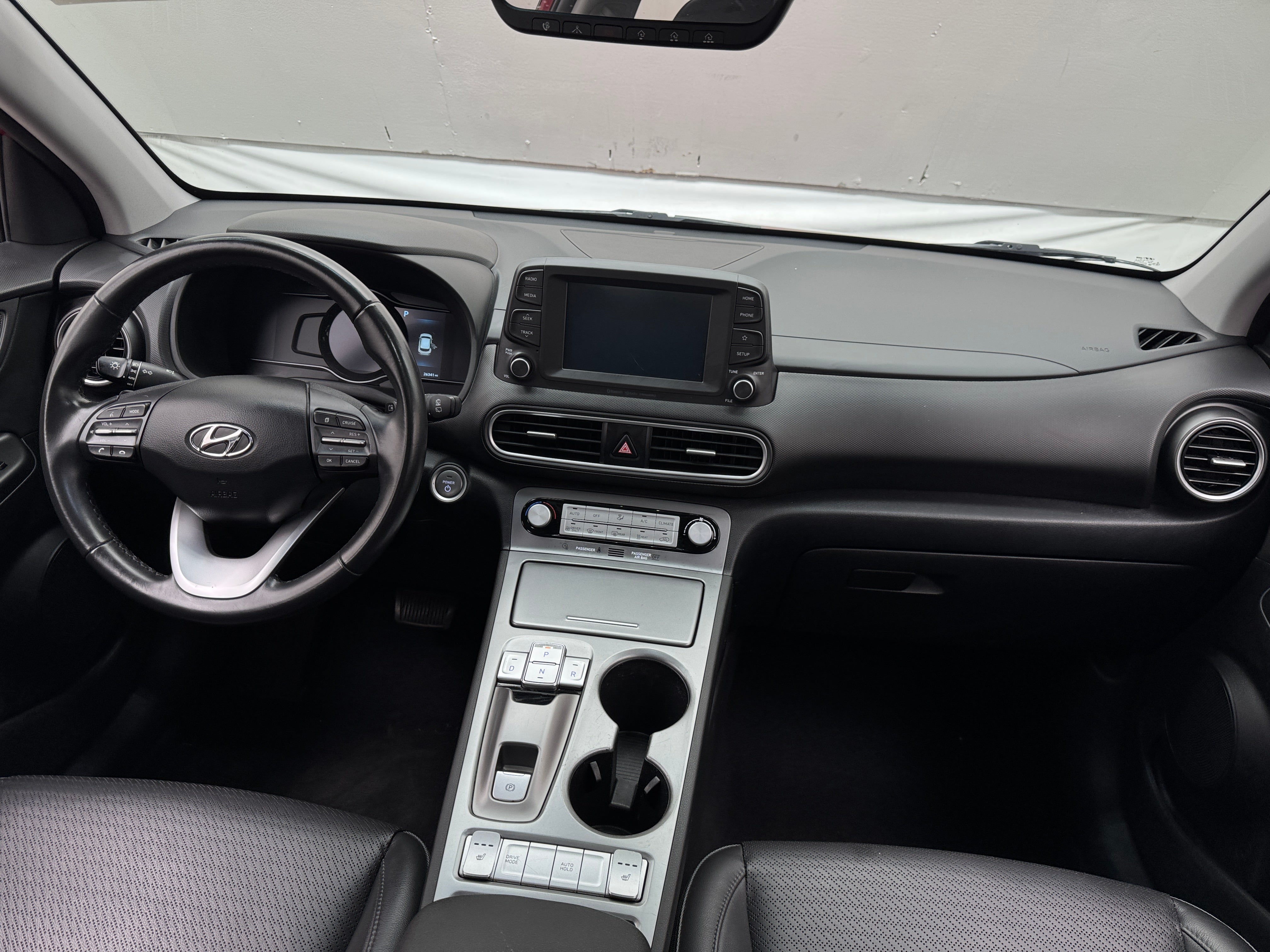 Used 2019 Hyundai Kona EV Limited with VIN KM8K33AG5KU023603 for sale in Oak Creek, WI