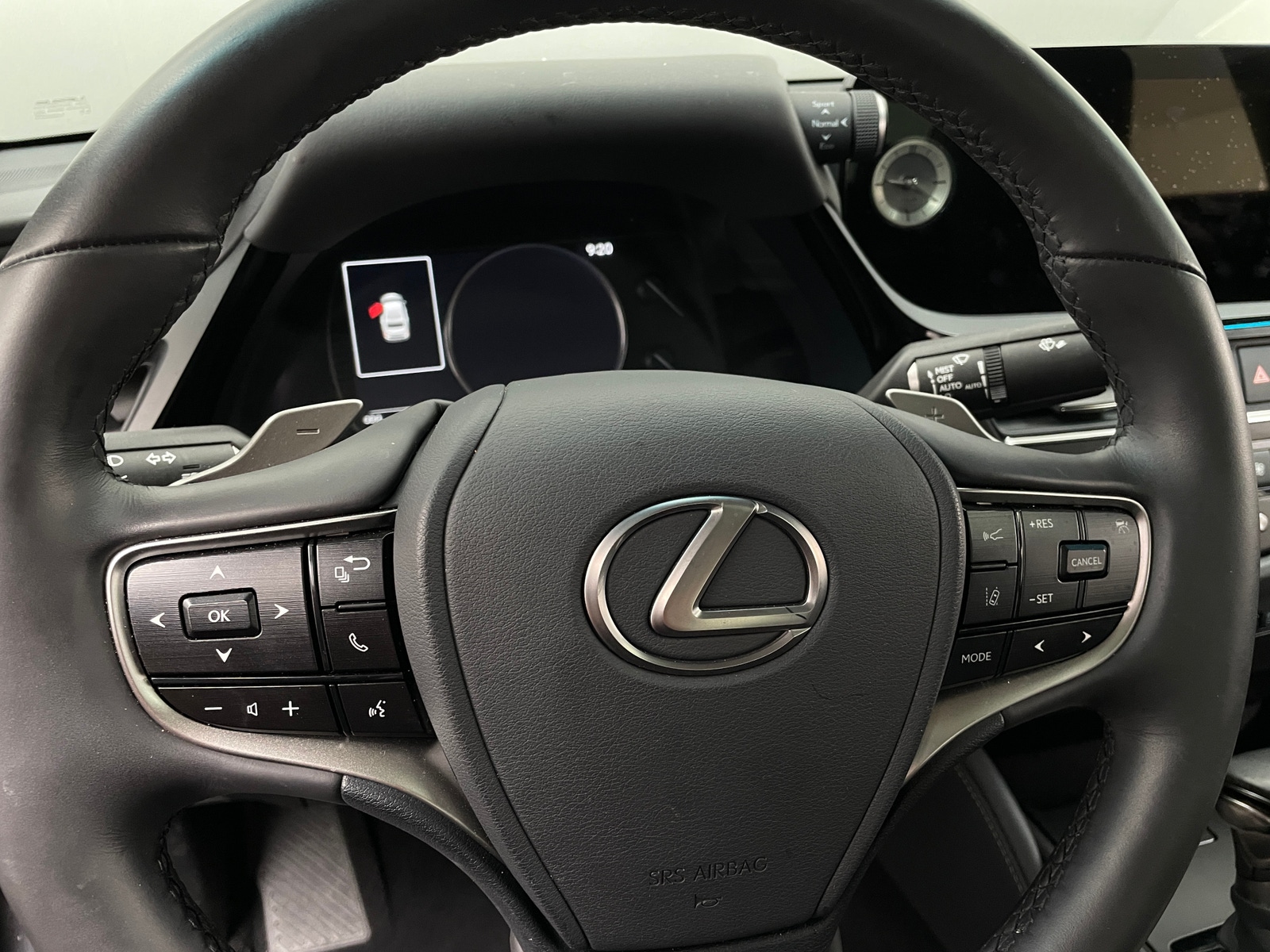 Thumbnail: 2024 Lexus ES - 4