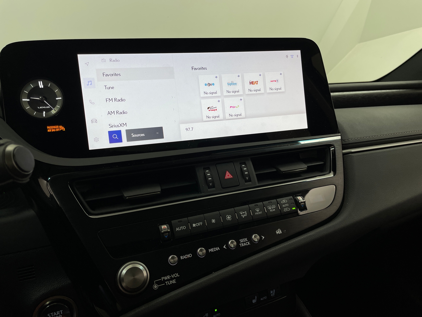 Thumbnail: 2024 Lexus ES - 3