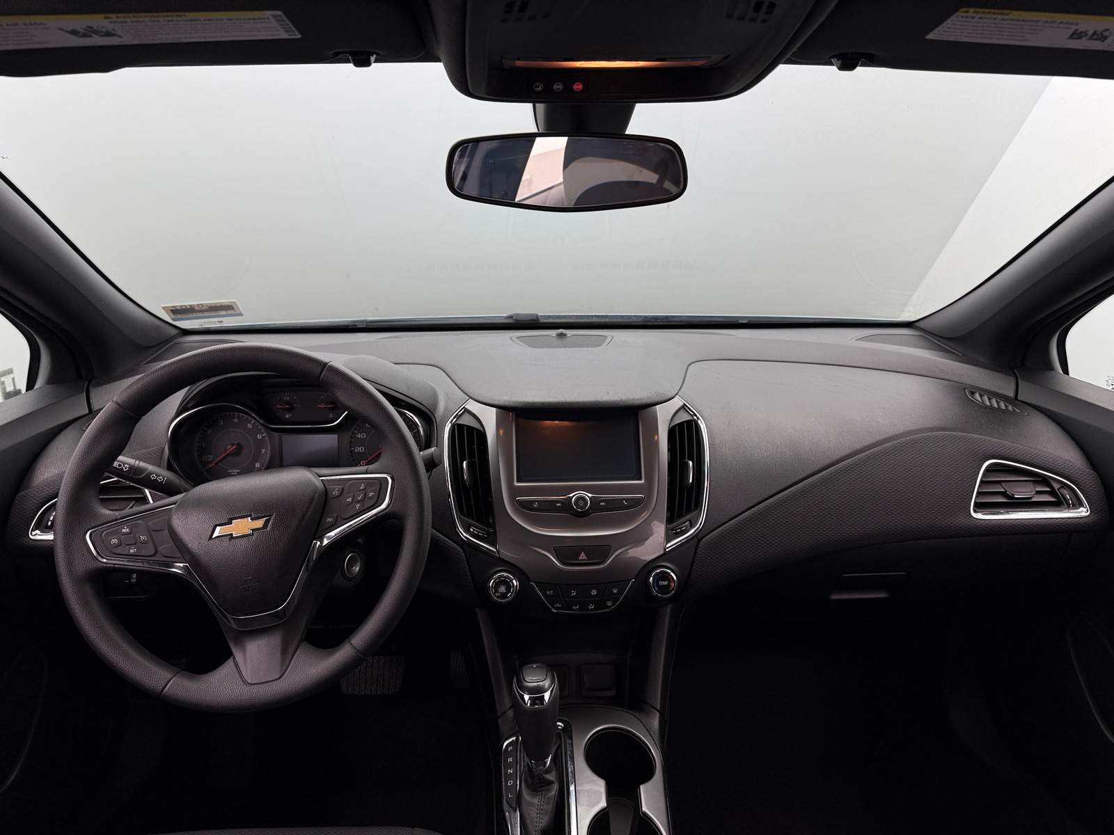 Thumbnail: 2018 Chevrolet Cruze - 3
