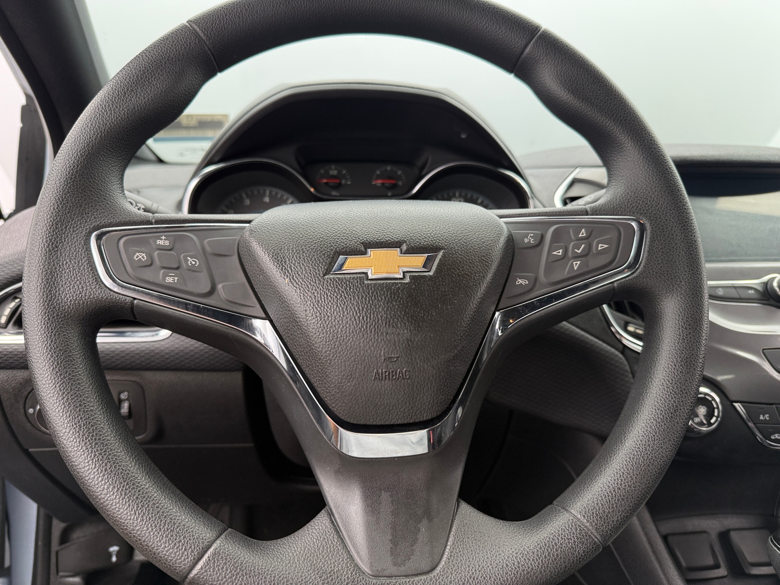 Thumbnail: 2018 Chevrolet Cruze - 5