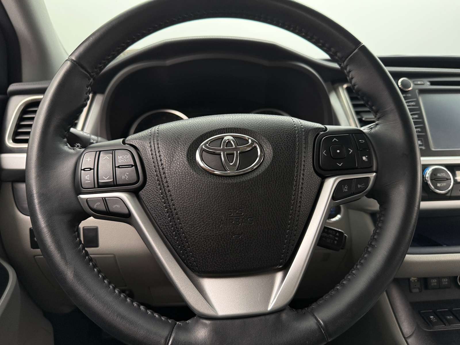 Thumbnail: 2018 Toyota Highlander - 4