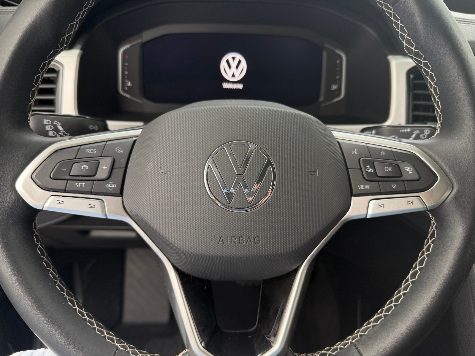 Thumbnail: 2023 Volkswagen Atlas - 4