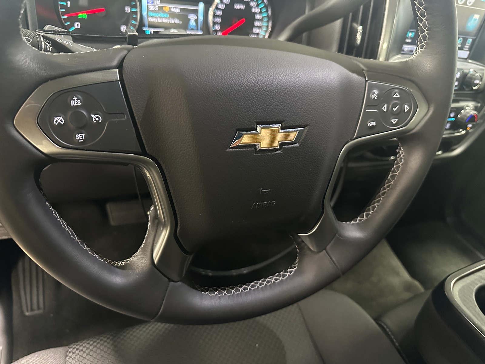 Thumbnail: 2018 Chevrolet Silverado 1500 - 5
