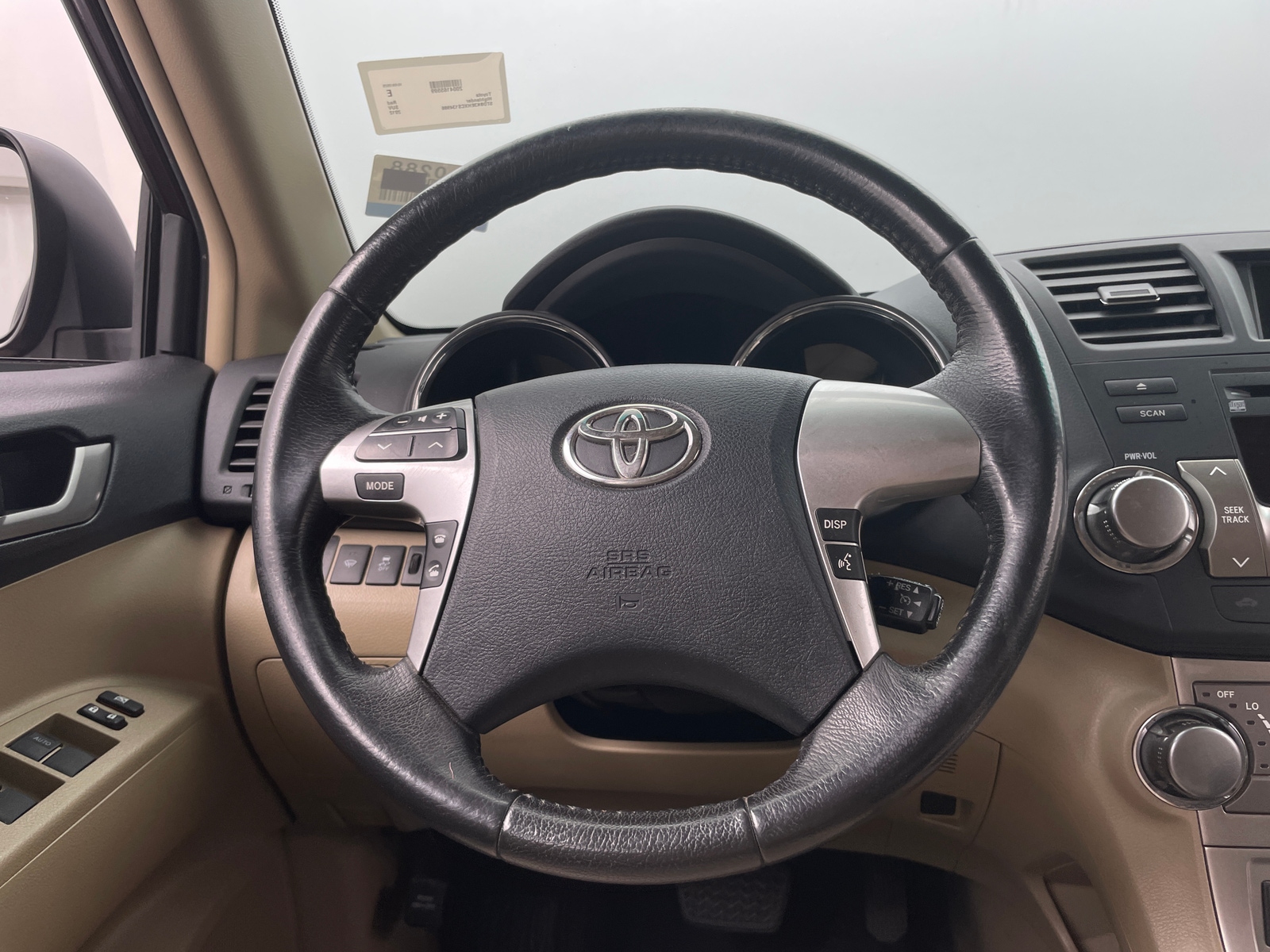 Thumbnail: 2012 Toyota Highlander - 4