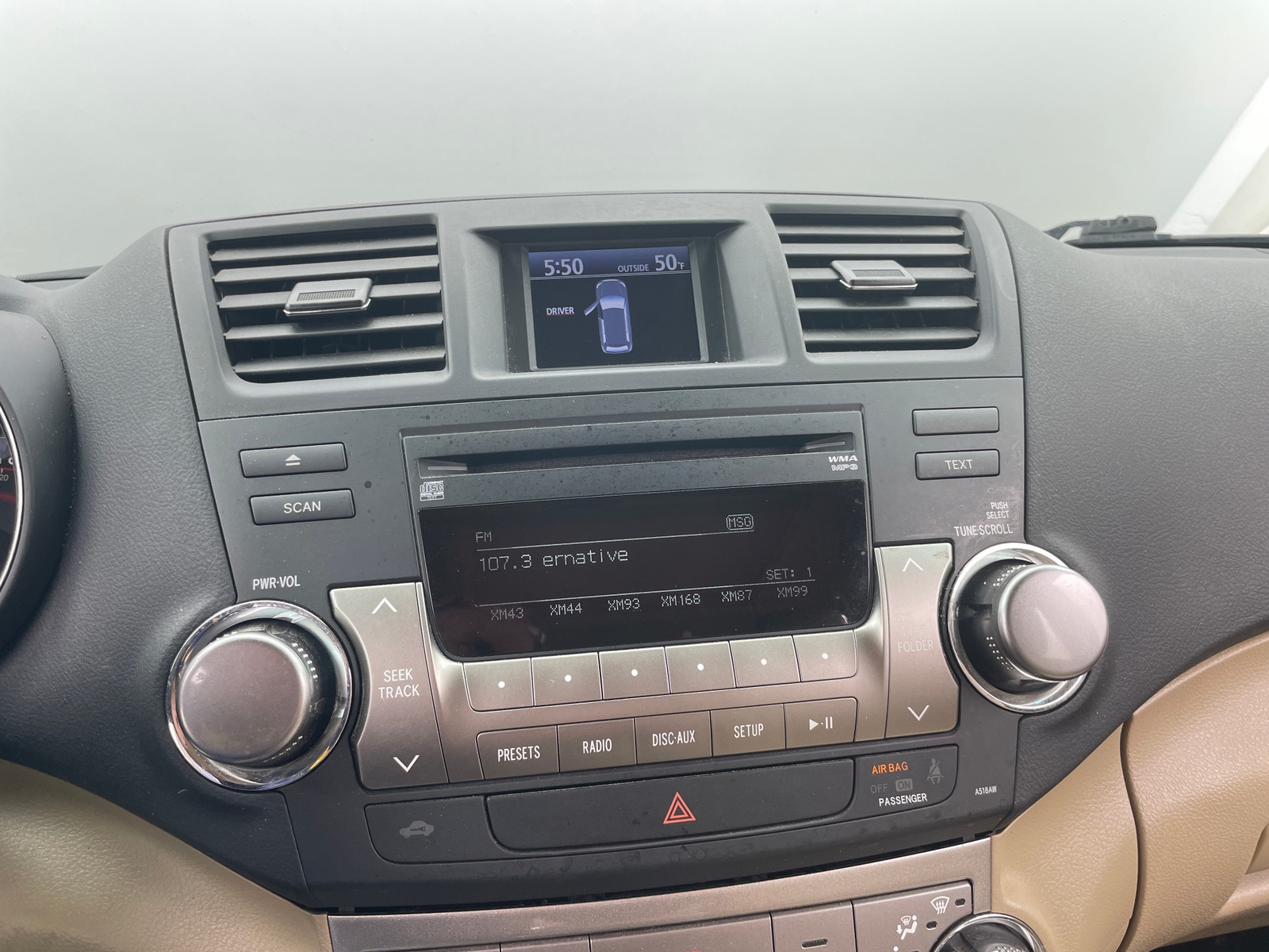 Thumbnail: 2012 Toyota Highlander - 3