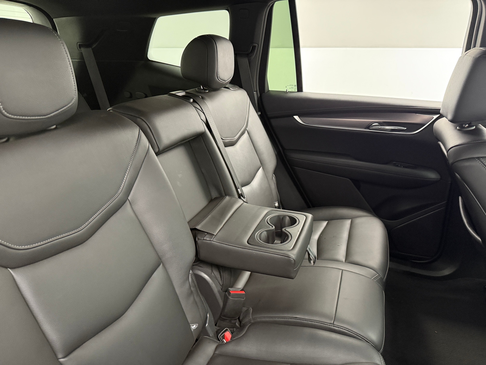 Thumbnail: 2023 Cadillac XT6 - 5