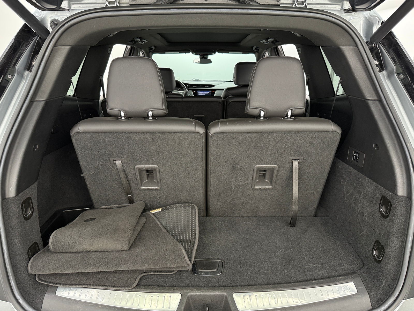 Thumbnail: 2023 Cadillac XT6 - 6