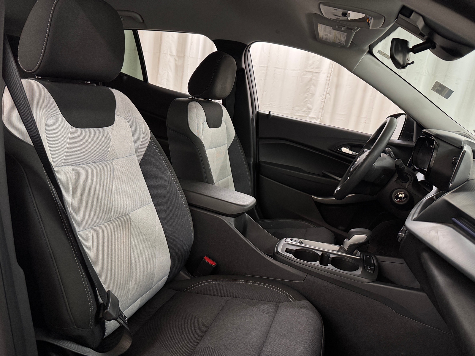Thumbnail: 2025 Chevrolet Trax - 2
