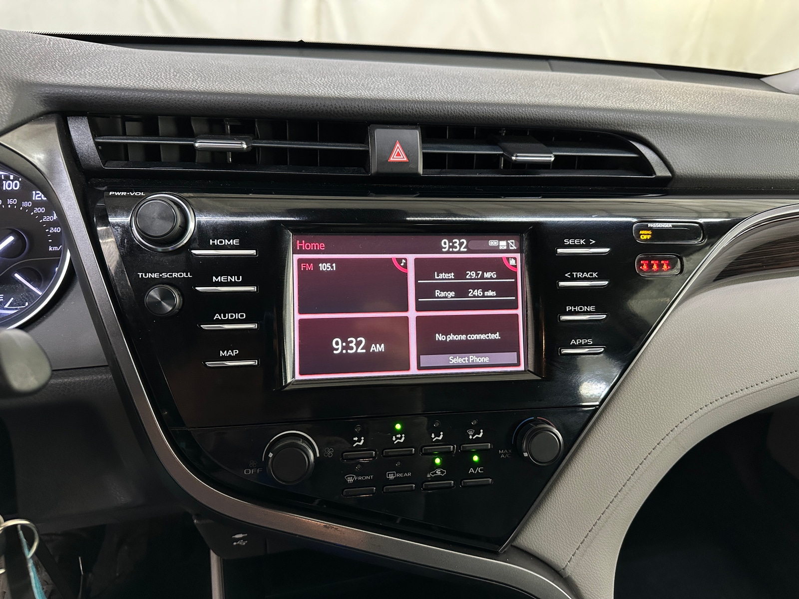 Thumbnail: 2019 Toyota Camry - 4