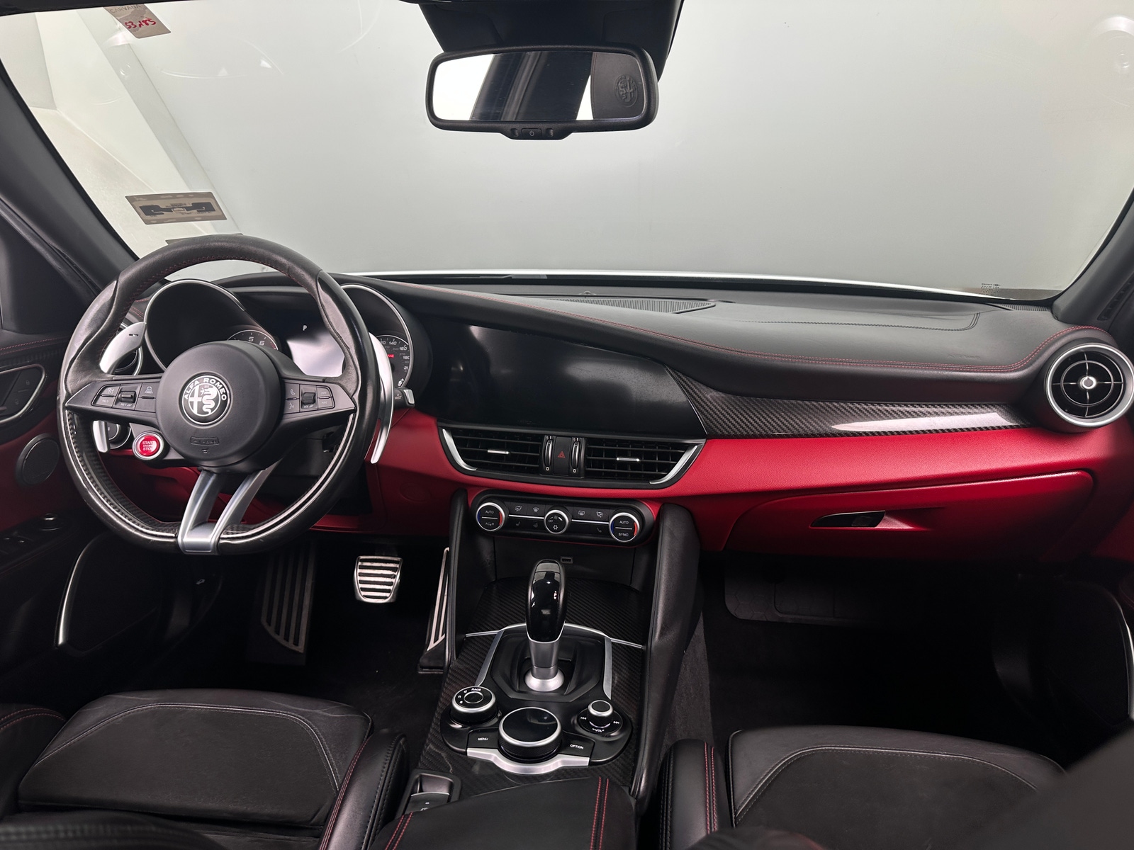 Thumbnail: 2017 Alfa Romeo Giulia - 2