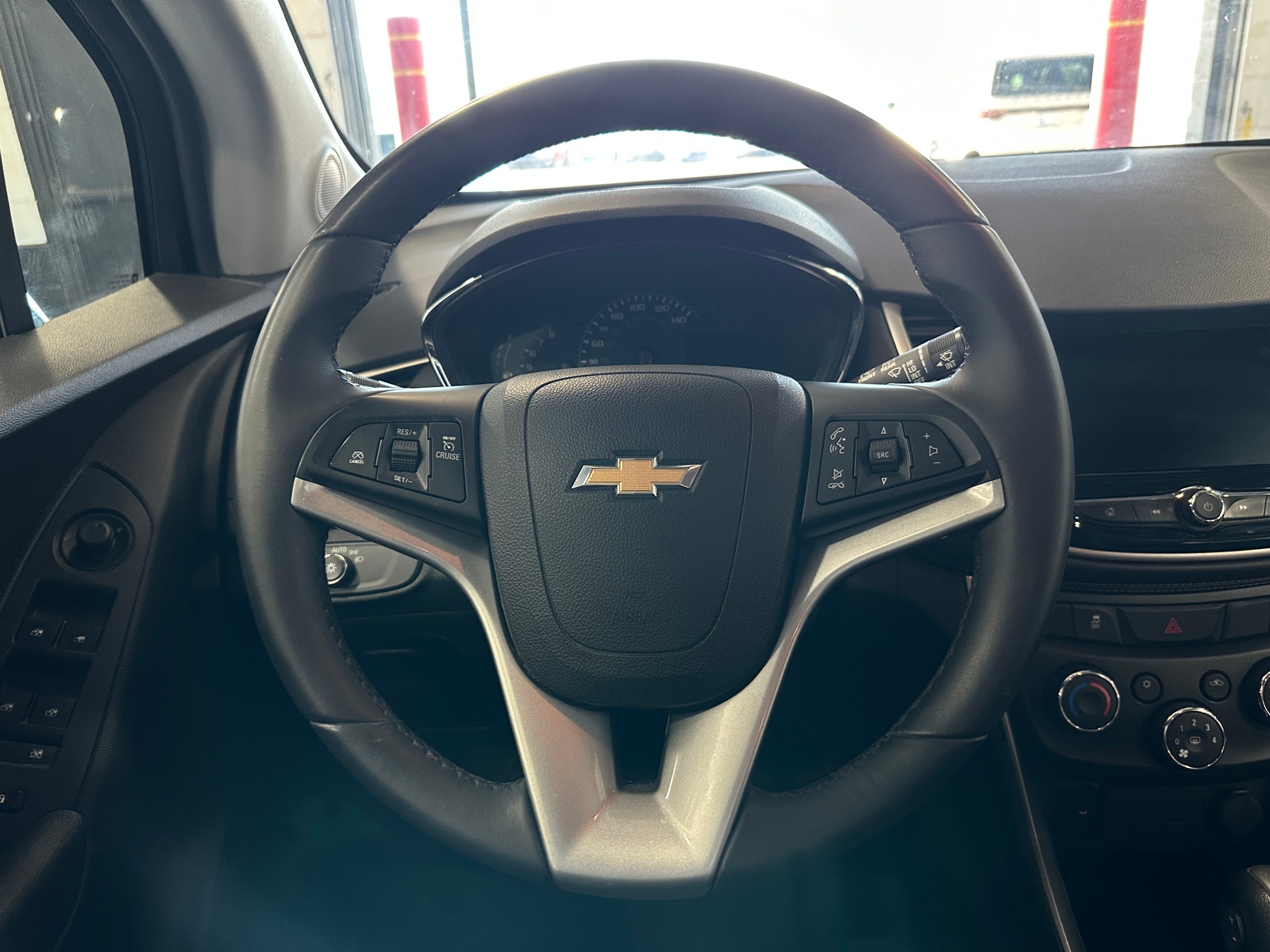 Thumbnail: 2018 Chevrolet Trax - 5