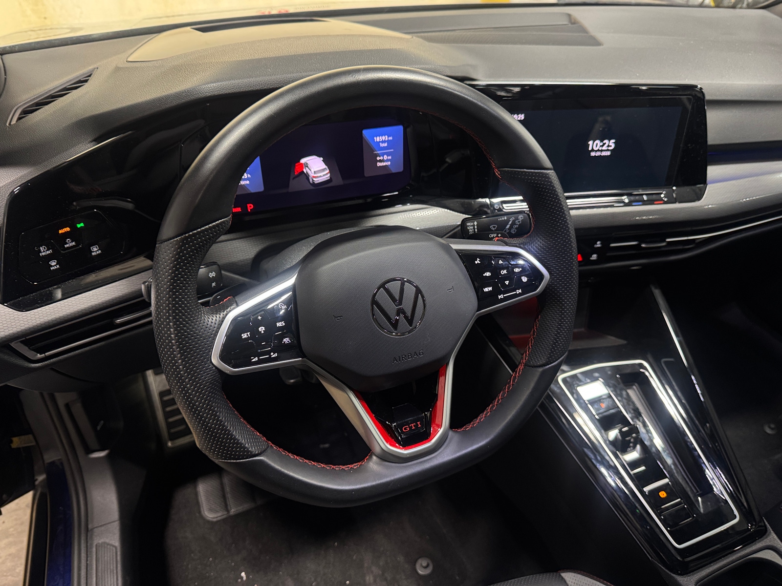 Thumbnail: 2023 Volkswagen Golf - 4