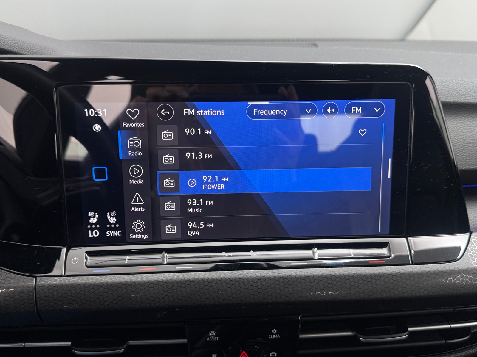 Thumbnail: 2023 Volkswagen Golf - 3