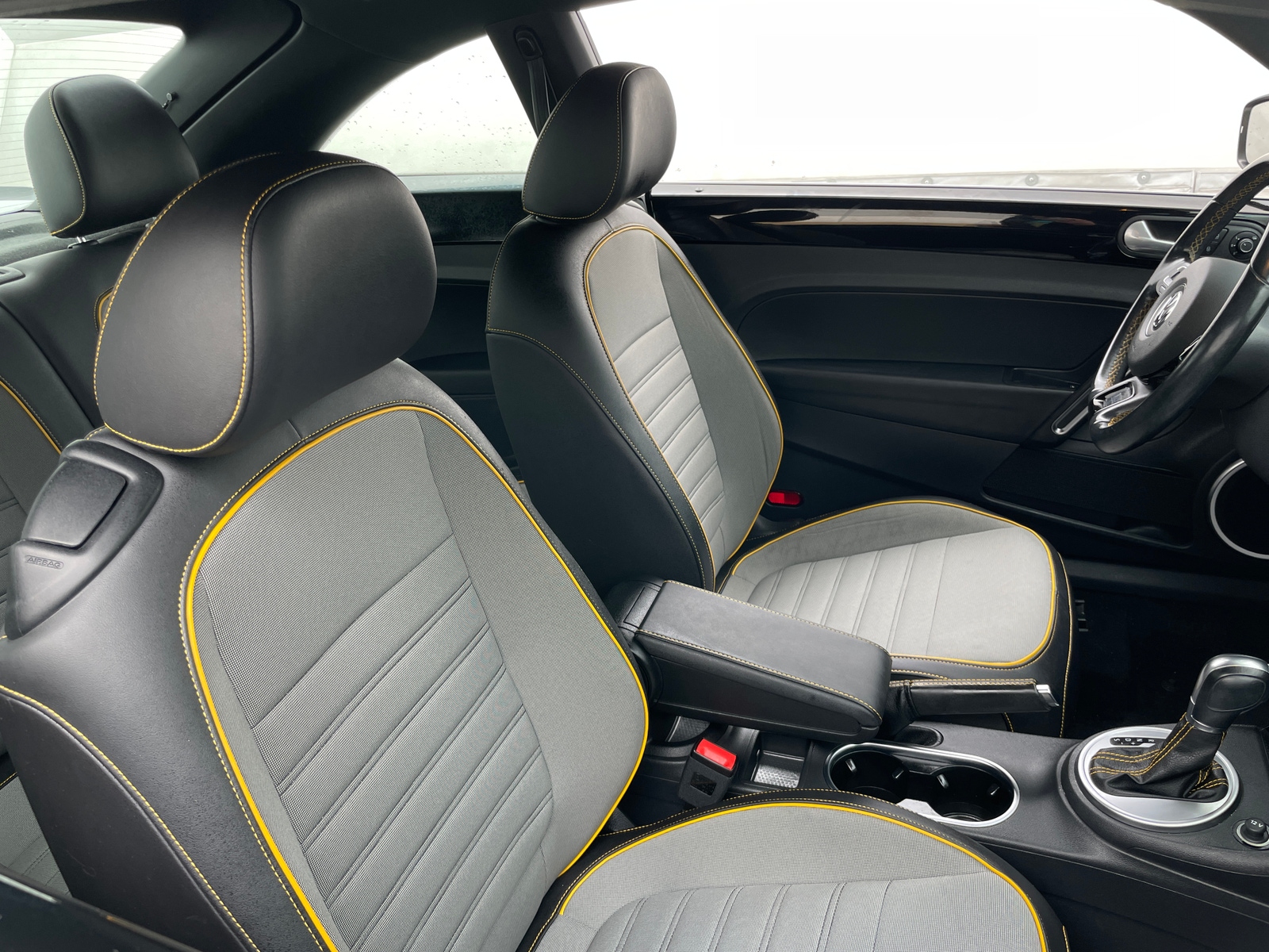 Thumbnail: 2016 Volkswagen Beetle - 2