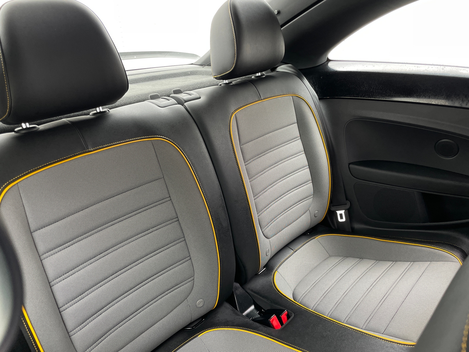 Thumbnail: 2016 Volkswagen Beetle - 6