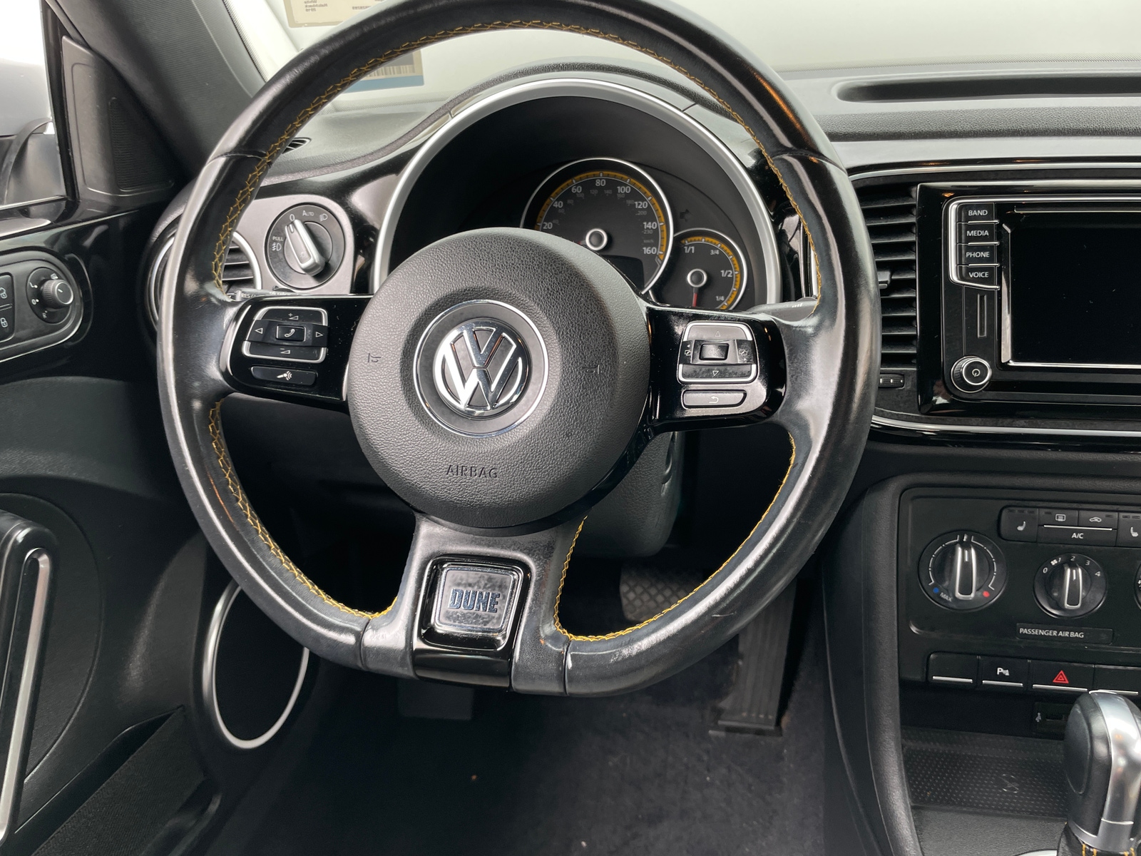 Thumbnail: 2016 Volkswagen Beetle - 5