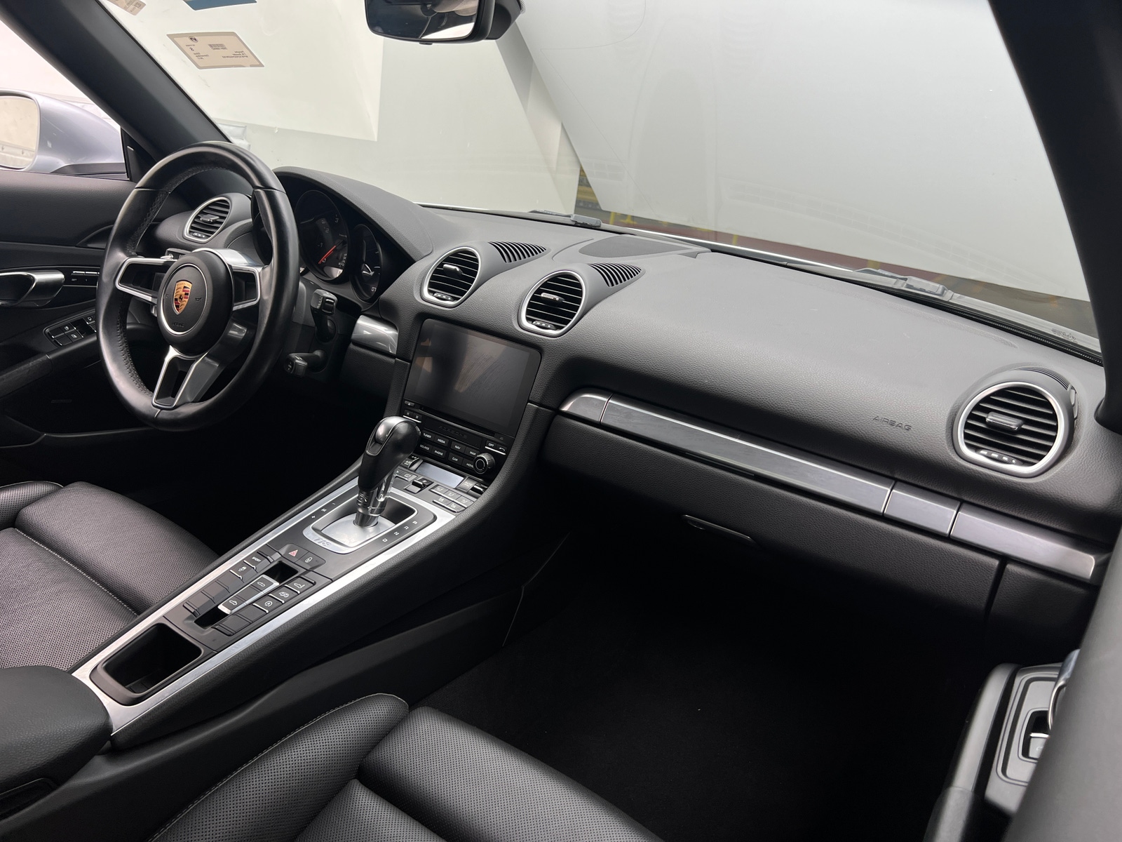 Thumbnail: 2017 Porsche 718 Boxster - 2