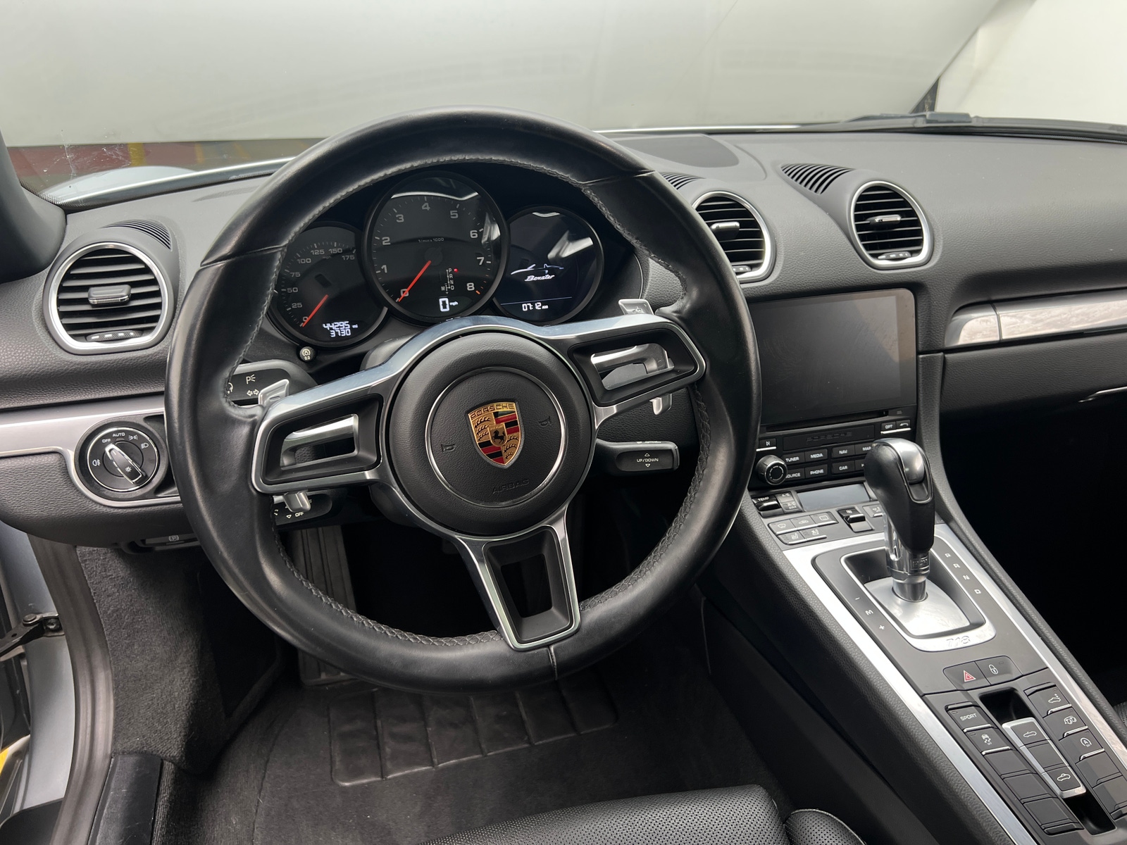 Thumbnail: 2017 Porsche 718 Boxster - 4