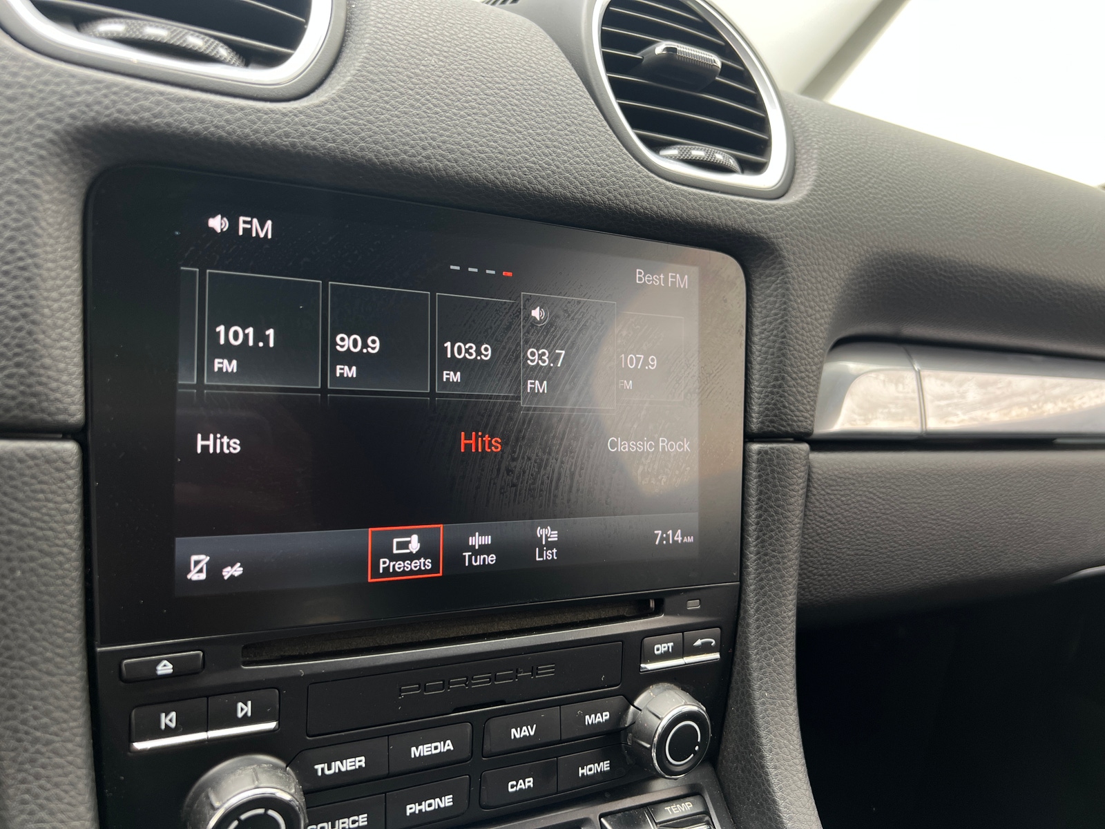 Thumbnail: 2017 Porsche 718 Boxster - 3