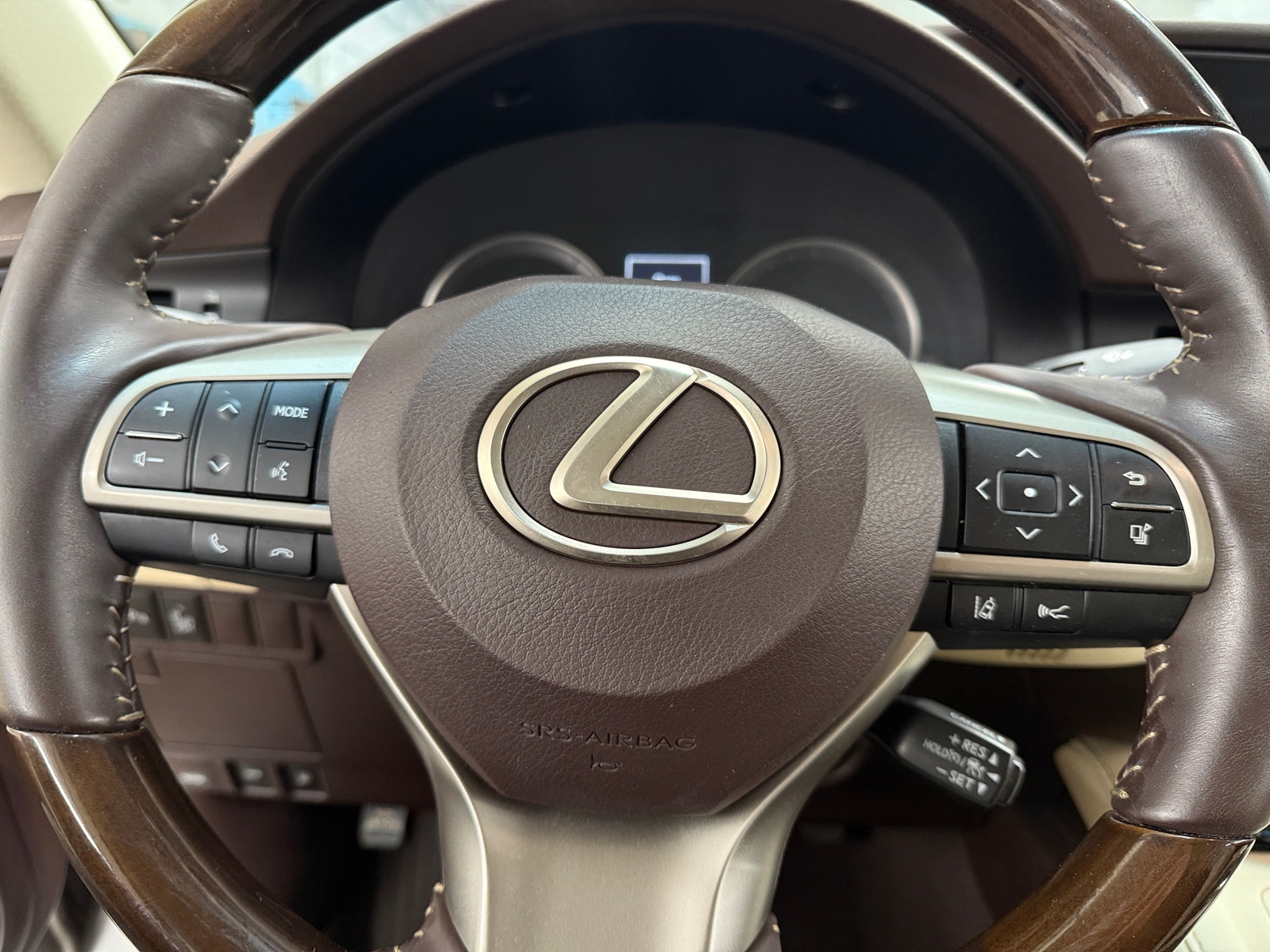 Thumbnail: 2018 Lexus ES - 4