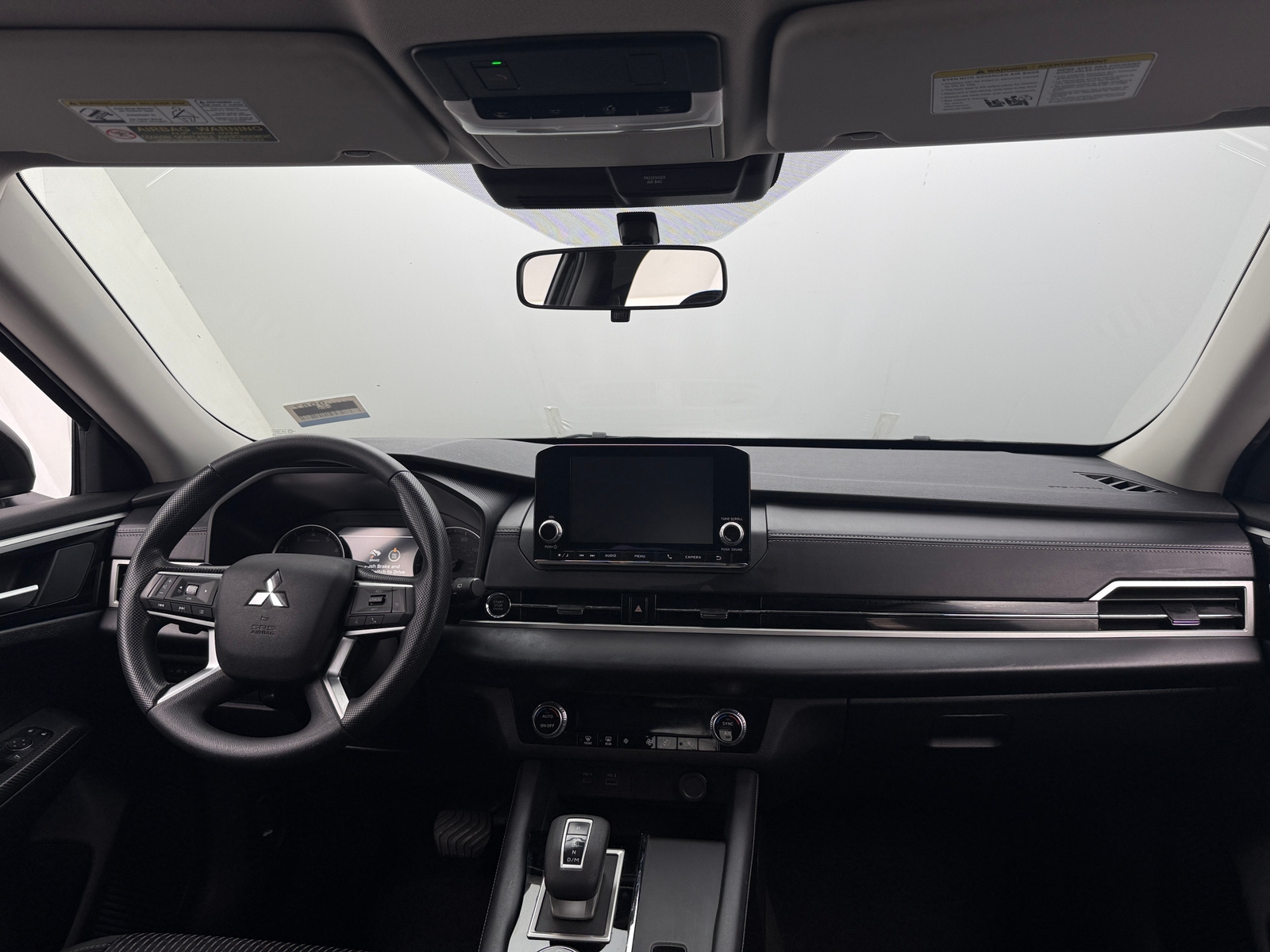 Thumbnail: 2024 Mitsubishi Outlander - 3
